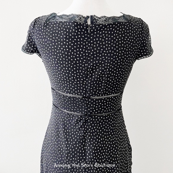 Alt. Version of Famous Dress that Jennifer Aniston Stole from the Set of Friends - Picture 11 of 13